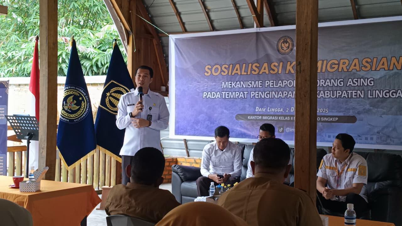 Sosialisasi APOA di Daik Lingga: Imigrasi Edukasi Pengelola Penginapan Soal Wajib Lapor Orang Asing